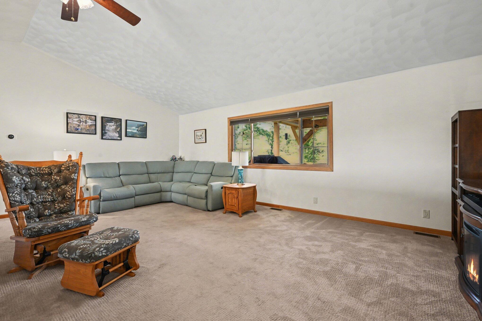 53126 Ridgeview Circle Paw Paw, MI 49079 - Photo 8 of 38 008_file_8175