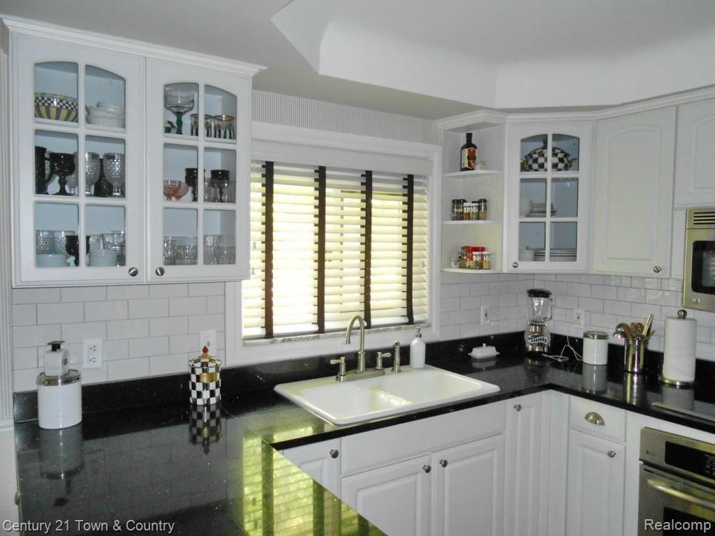 604 Wilwood Road Rochester, MI 48309 - Photo 10 of 48 Kit 7.jpg