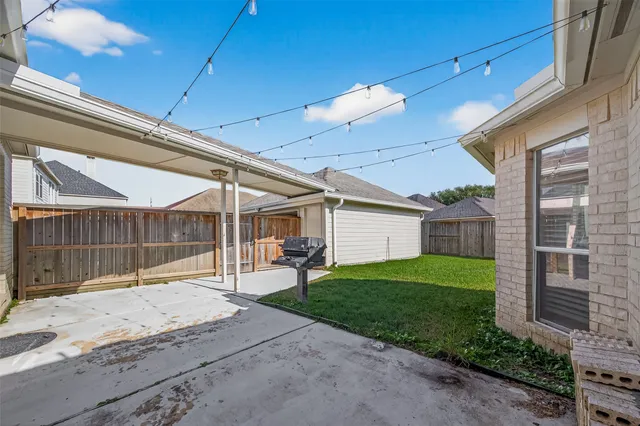 $2,600 | 2007 Baycliff Court, Pearland, TX 77584