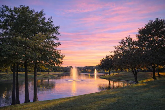 $2,600 | 2007 Baycliff Court, Pearland, TX 77584