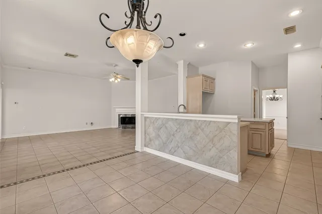 $2,600 | 2007 Baycliff Court, Pearland, TX 77584