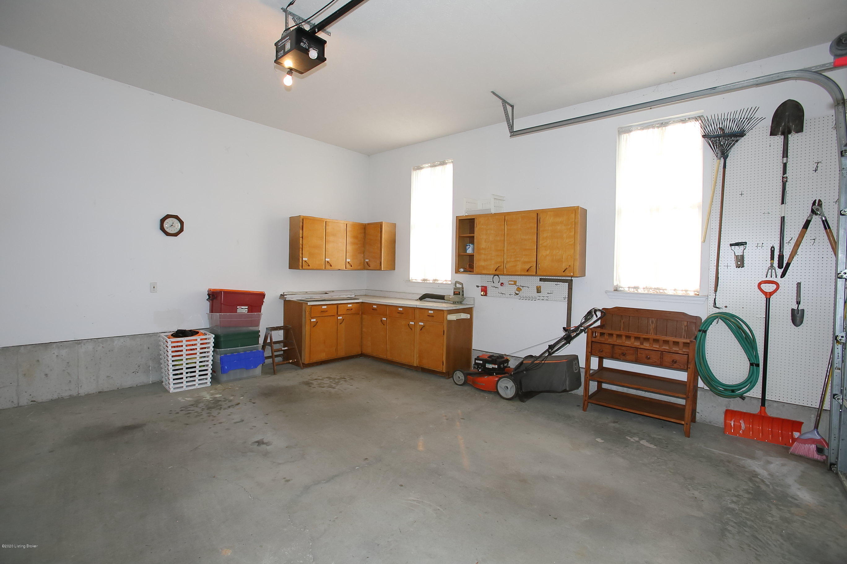 1413 Twin Ridge Road Louisville, KY 40242 - Photo 38 of 42 Garage