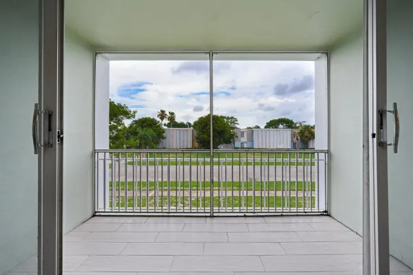 $1,750 | 1505 Crescent Circle, Unit A8, Lake Park, FL 33403