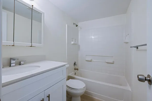 $1,750 | 1505 Crescent Circle, Unit A8, Lake Park, FL 33403