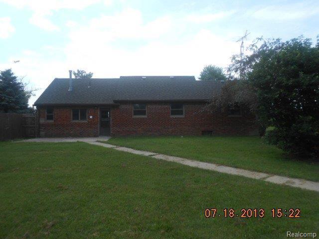 12828 Wabash Road Milan, MI 48160 - Photo 15 of 15 12828 Wabash rearview.JPG