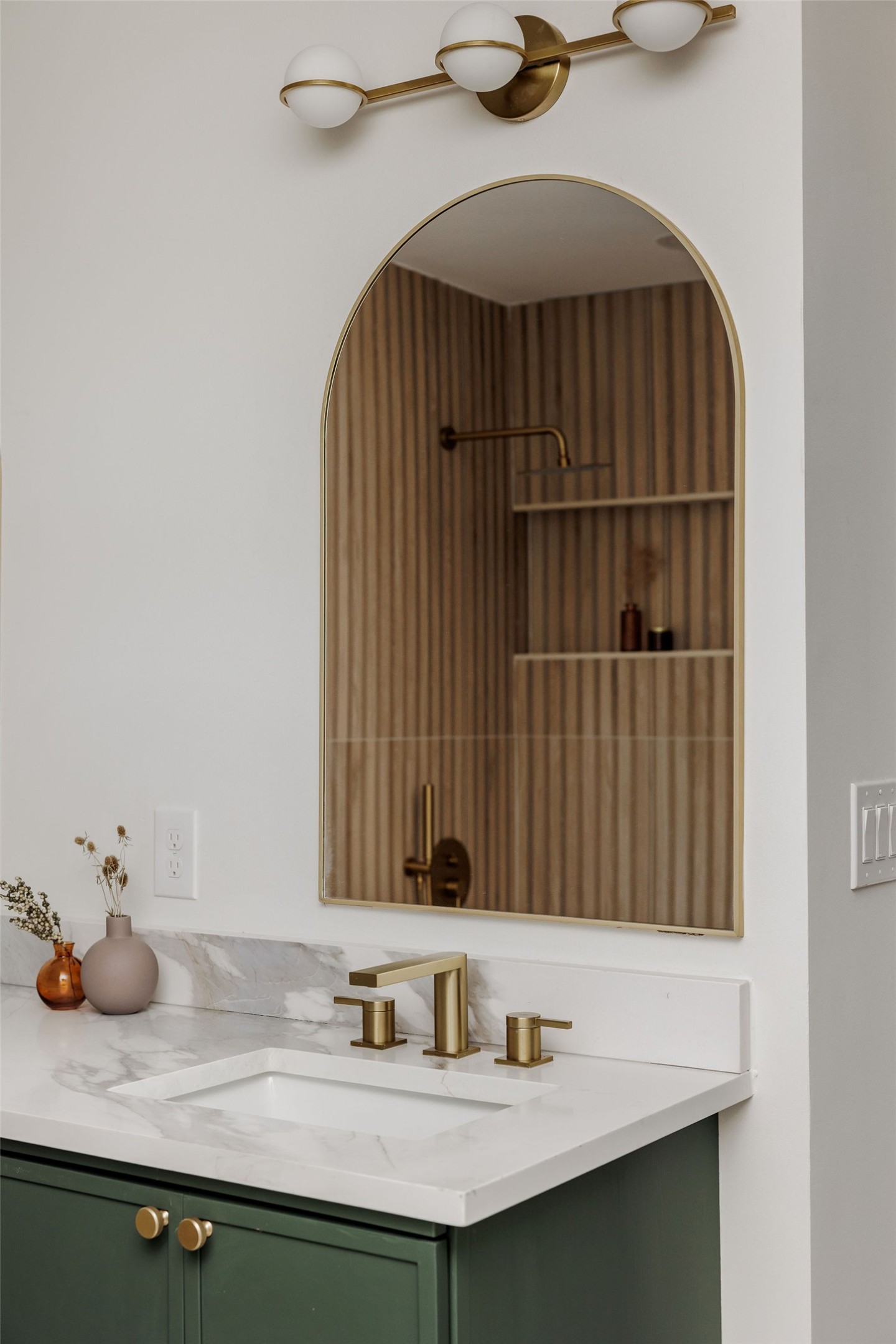2210 Comburg Castle Way Austin, TX 78748 - Photo 35 of 40 a bathroom with a sink and a mirror