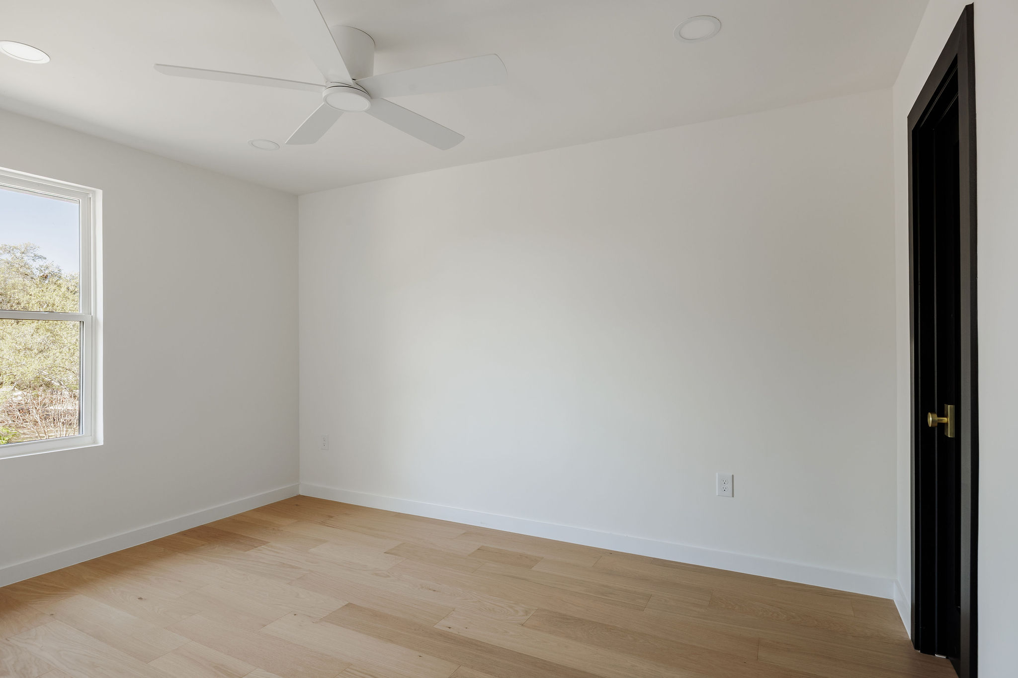 2210 Comburg Castle Way Austin, TX 78748 - Photo 36 of 40 an empty room with a window