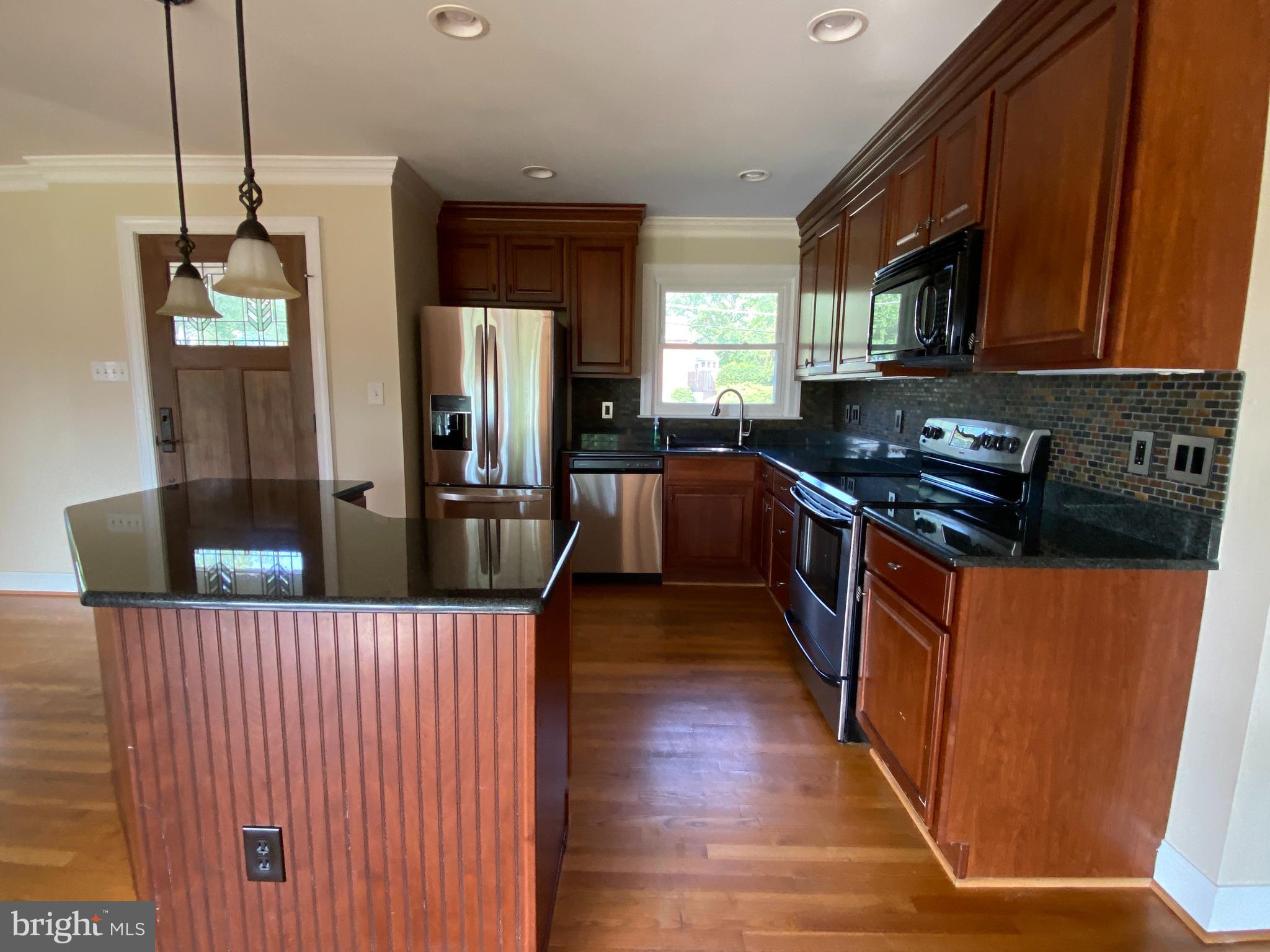 6414 Bardu Avenue Springfield, VA 22152 - Photo 5 of 19