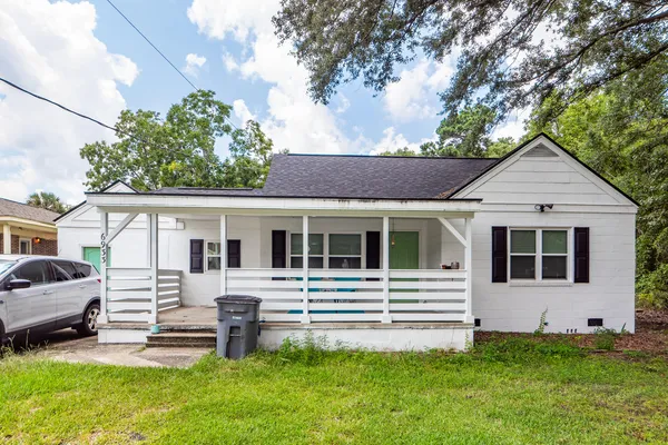 $2,370 | 6933 Raymond Avenue, North Charleston, SC 29406
