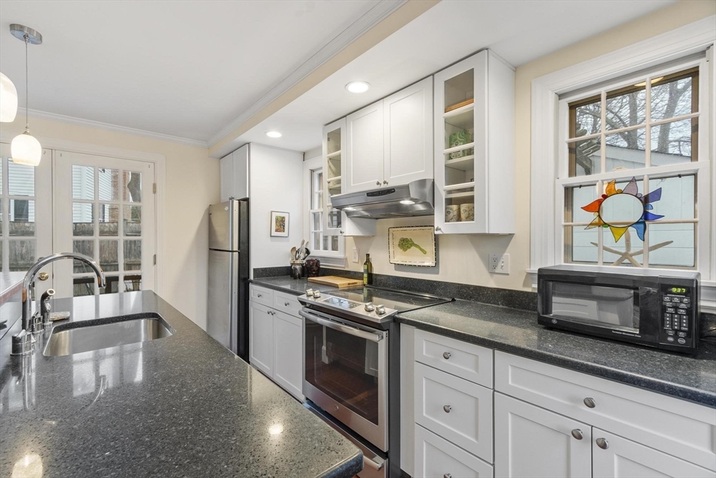 54 R Broadway, Unit 3 Rockport, MA 01966 - Photo 11 of 32