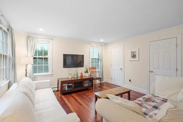$2,800 | 54 R Broadway, Unit 3, Rockport, MA 01966