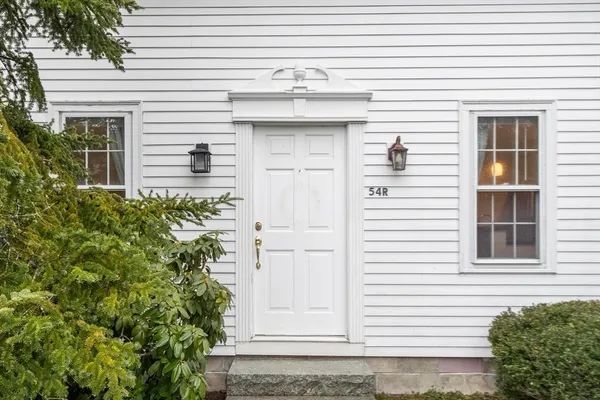 $2,800 | 54 R Broadway, Unit 3, Rockport, MA 01966