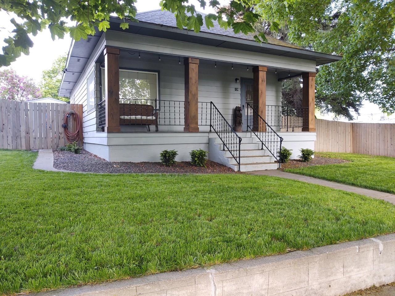 128 College Street Tekoa, WA 99033 - Photo 2 of 15