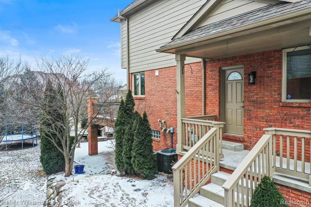 713 Panorama Drive Rochester Hills, MI 48306 - Photo 10 of 77