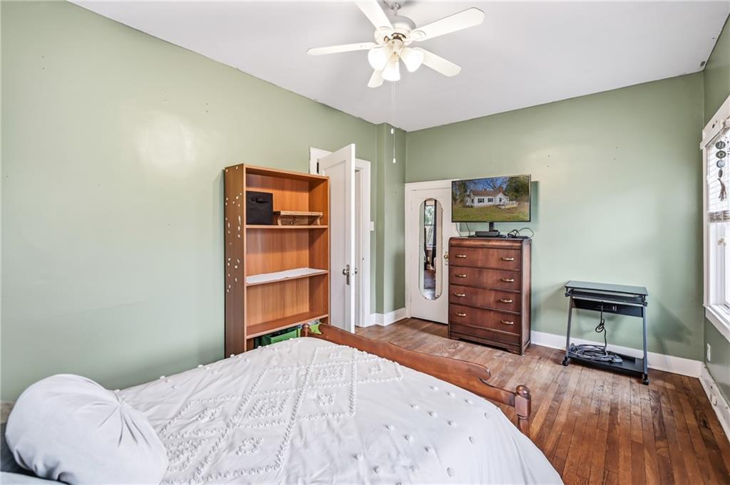 2411 Graceland Road New Castle, PA 16105 - Photo 18 of 50 a bedroom with a bed and a television