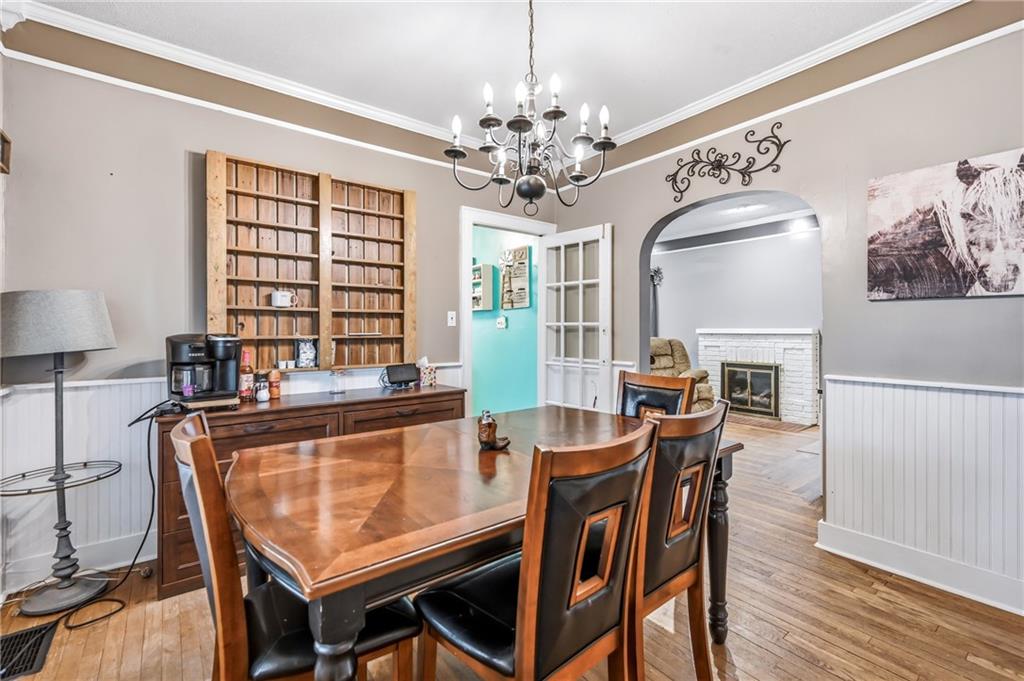 2411 Graceland Road New Castle, PA 16105 - Photo 9 of 50 a dining hall with furniture and window