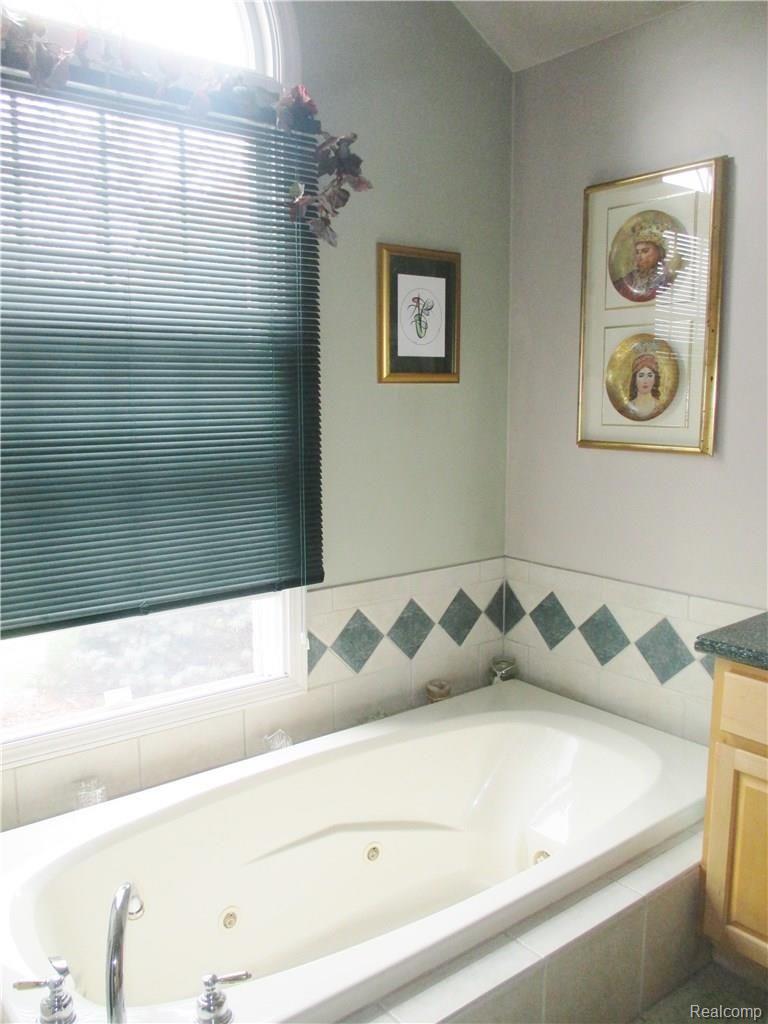 4418 Brest Road Newport, MI 48166 - Photo 20 of 36 2015-09-28 065.JPG