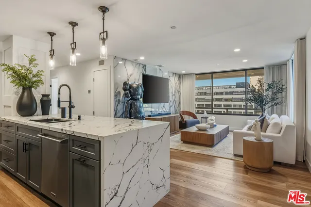$764,999 | 121 South Hope Street, Unit 334, Los Angeles, CA 90012