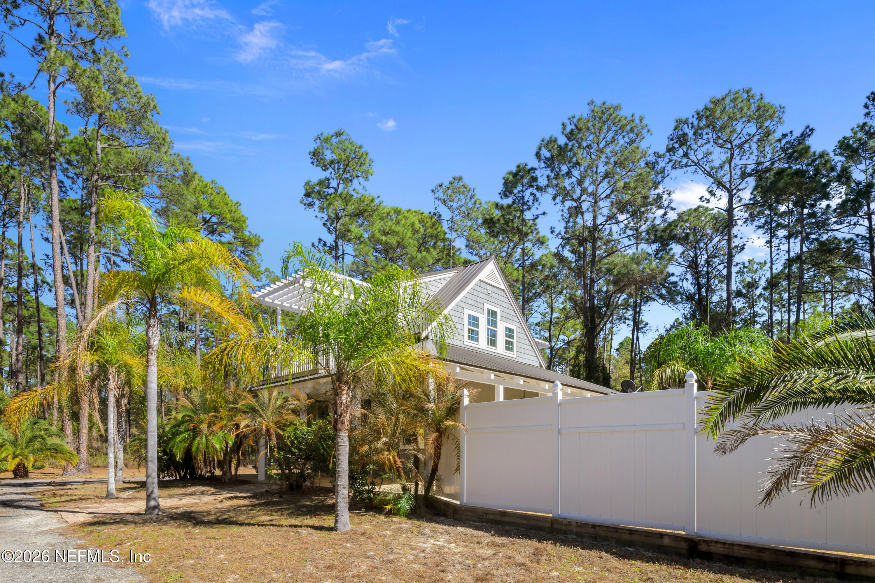 179 Georgetown Denver Road Georgetown, FL 32139 - Photo 4 of 24 front view of a house with a tree
