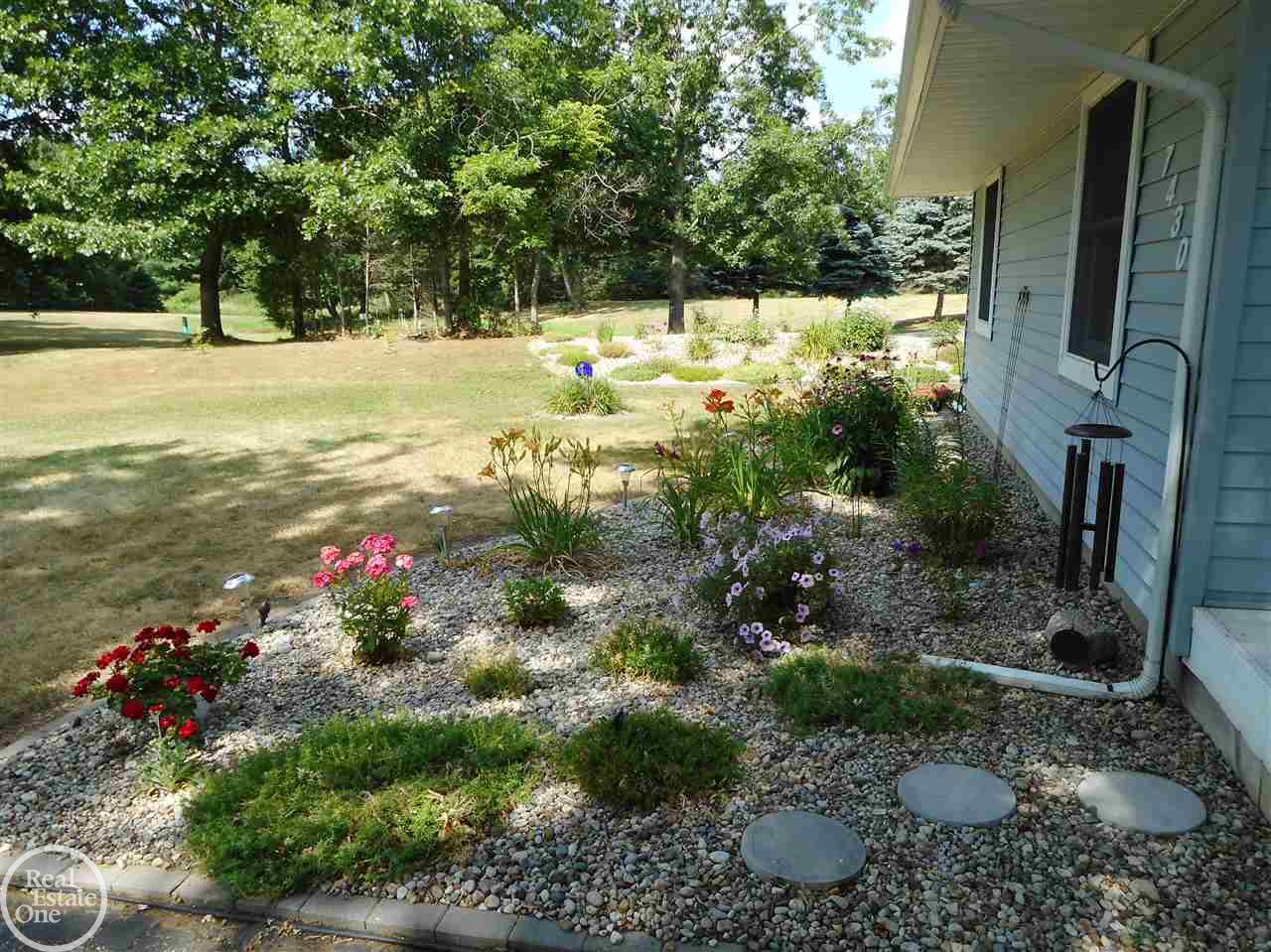 7430 Dalt Road Jackson, MI 49201 - Photo 4 of 38 31354092-3.JPG