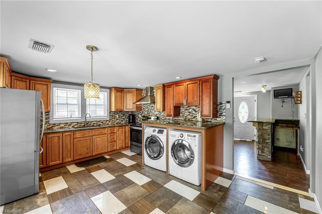 3419 High Point Road Winston-Salem, NC 27107 - Photo 13 of 25 Kitchen