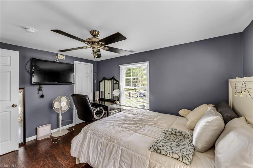 3419 High Point Road Winston-Salem, NC 27107 - Photo 9 of 25 Bedroom 1