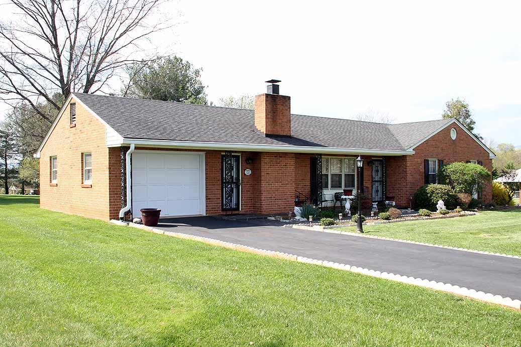 1707 Grandview Road Bedford, VA 24523 - Photo 24 of 28 Bedford_va_real_estate_002