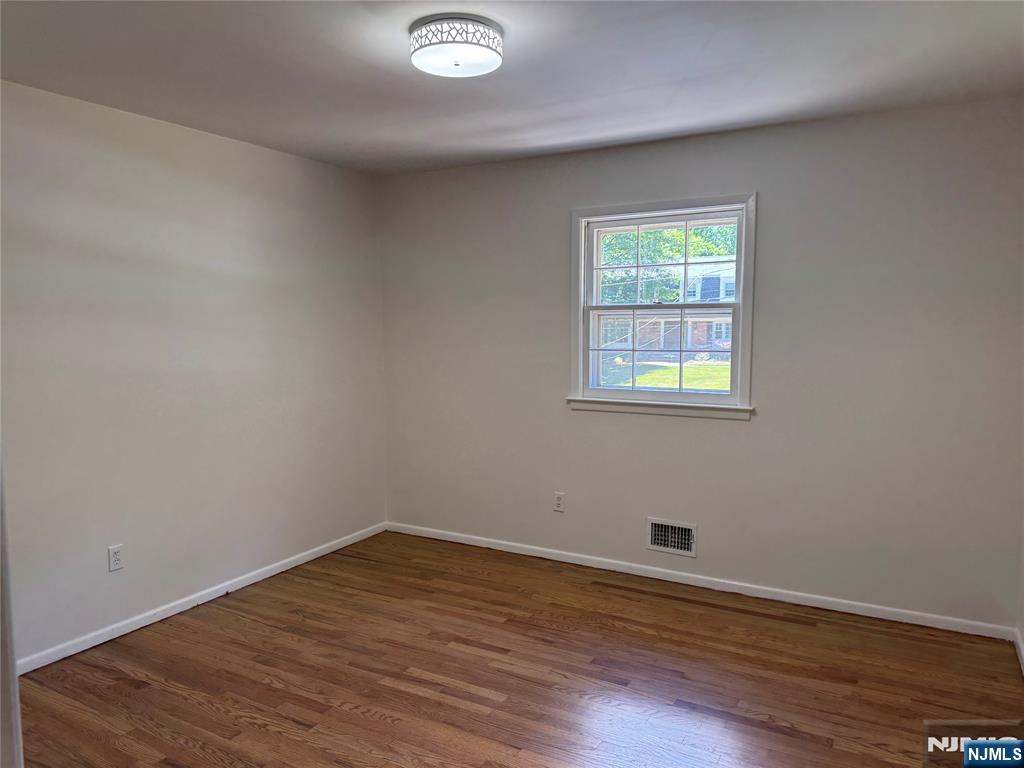 76 Cider Mill Road Hawthorne, NJ 07506 - Photo 18 of 38