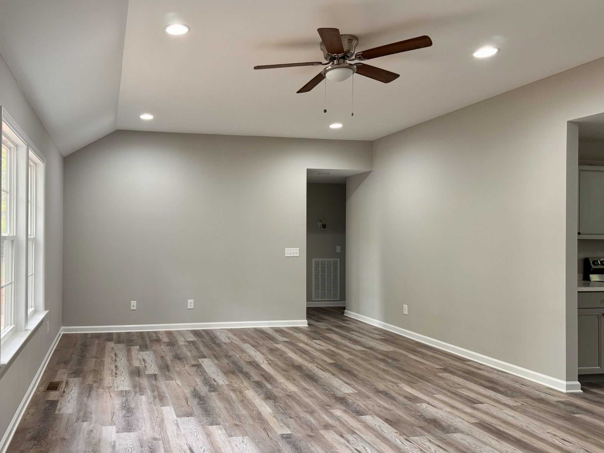 1352 Brannon Road Lawrenceburg, TN 38464 - Photo 9 of 21 Gallery Image 9