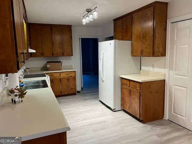 $329,000 | 107 Roundcrest Drive, Thomasville, GA 31792