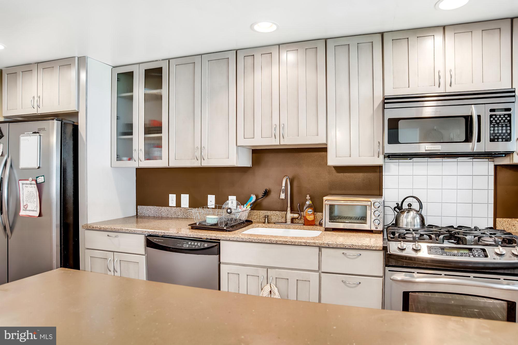 5442 Whitwood Road Baltimore, MD 21206 - Photo 8 of 25 Stainless Steel Appliances