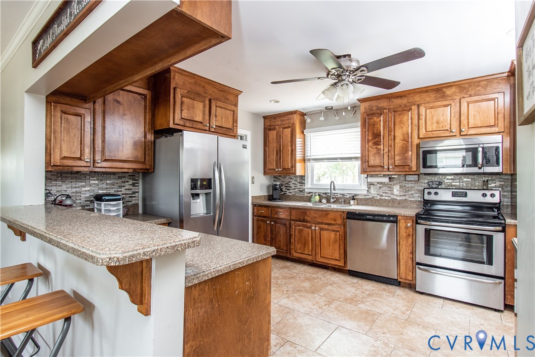 1109 Covington Road Colonial Heights, VA 23834 - Photo 12 of 30