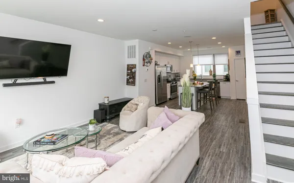 $3,200 | 3123 Beachview Lane, Philadelphia, PA 19125