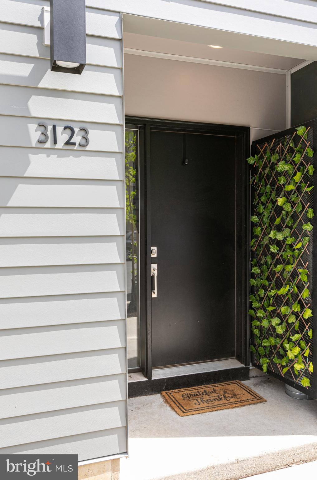 3123 Beachview Lane Philadelphia, PA 19125 - Photo 2 of 47