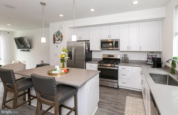 $3,200 | 3123 Beachview Lane, Philadelphia, PA 19125