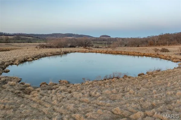 $693,000 | 255 Gnade Road, Elsberry, MO 63343