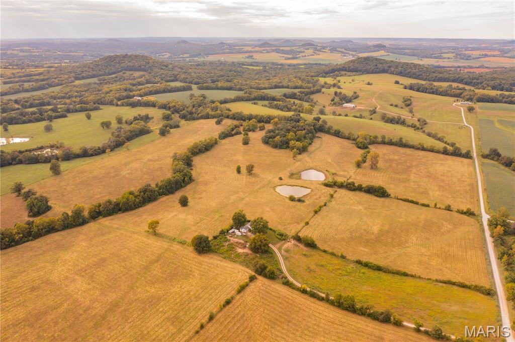 255 Gnade Road Elsberry, MO 63343 - Photo 13 of 24