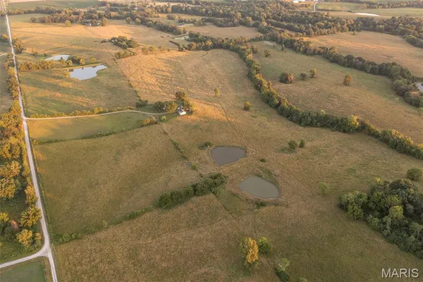 $693,000 | 255 Gnade Road, Elsberry, MO 63343