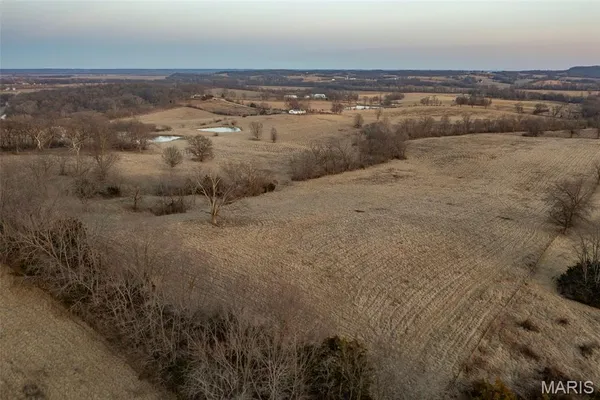 $693,000 | 255 Gnade Road, Elsberry, MO 63343