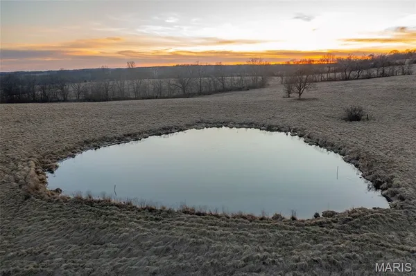 $693,000 | 255 Gnade Road, Elsberry, MO 63343