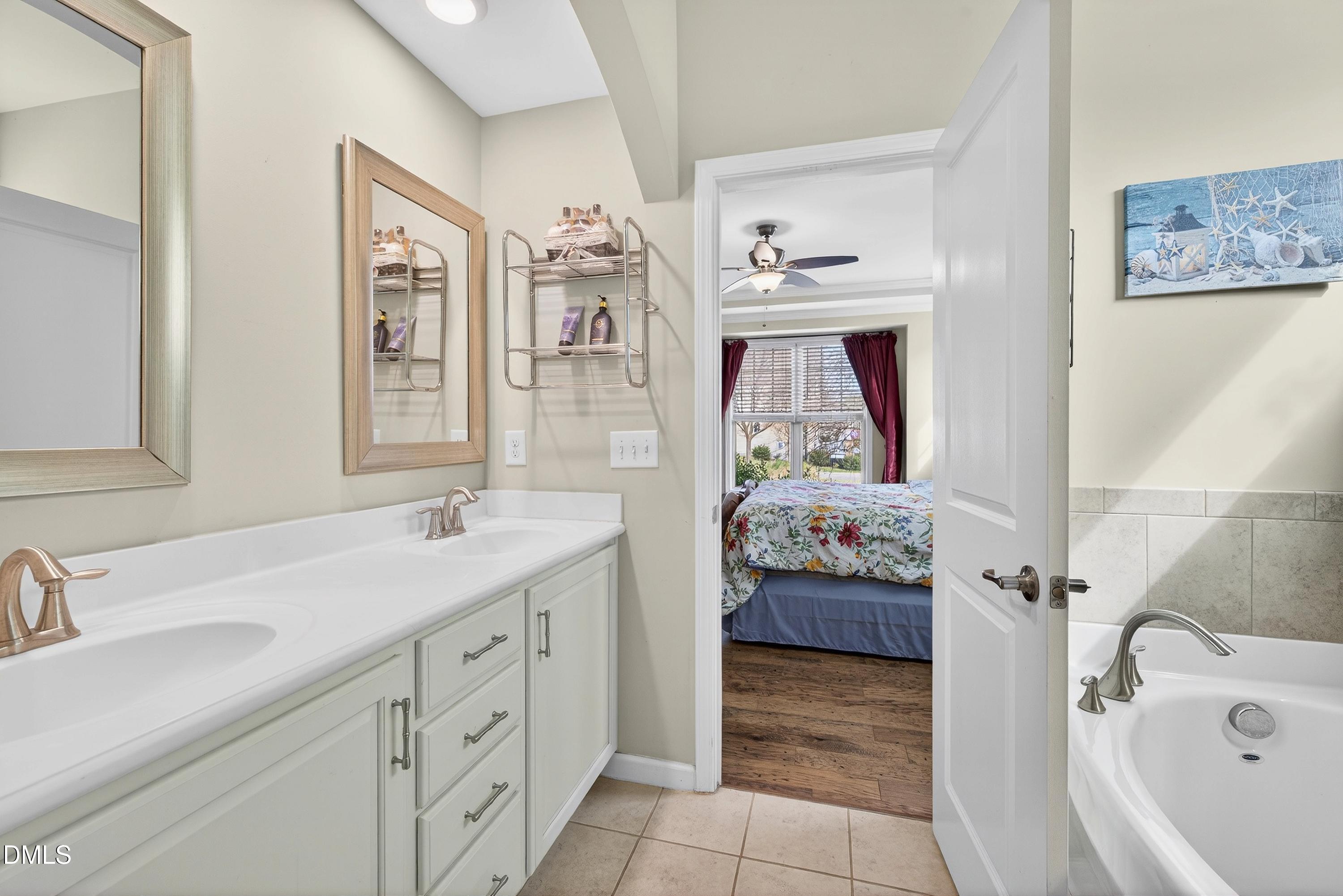 2025 Great Ridge Parkway Chapel Hill, NC 27516 - Photo 27 of 61 Scene-27
