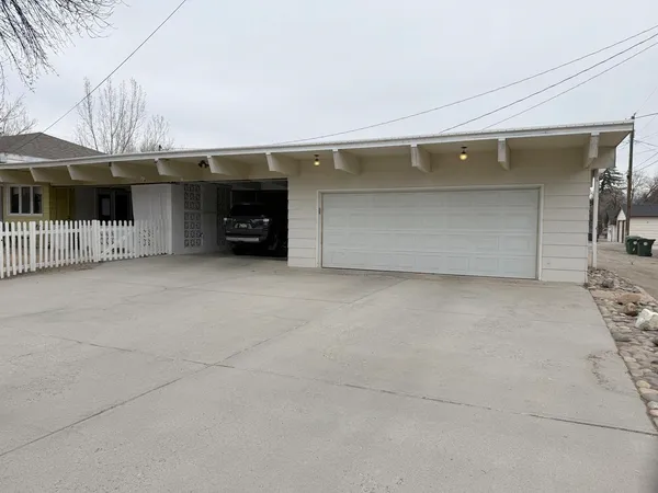 $308,000 | 343 North 1st Street, Riverton, WY 82501