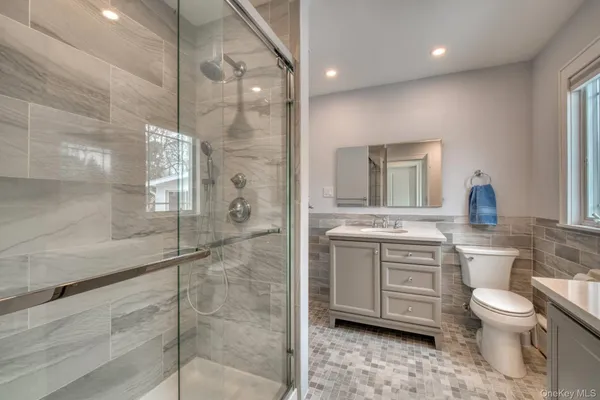 $1,599,999 | 41 Red Cedar Point Road, Hampton Bays, NY 11946