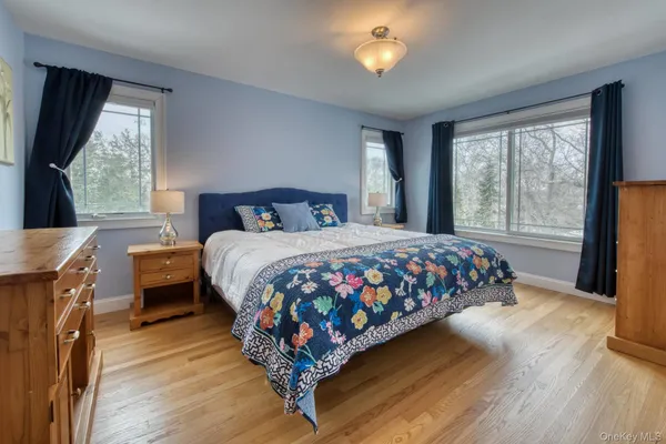 $1,599,999 | 41 Red Cedar Point Road, Hampton Bays, NY 11946