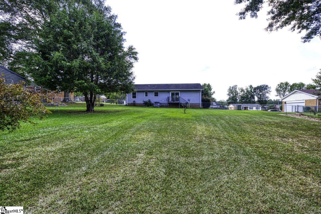 102 Blue Ridge Drive Fountain Inn, SC 29644 - Photo 7 of 30 Gallery Image 7