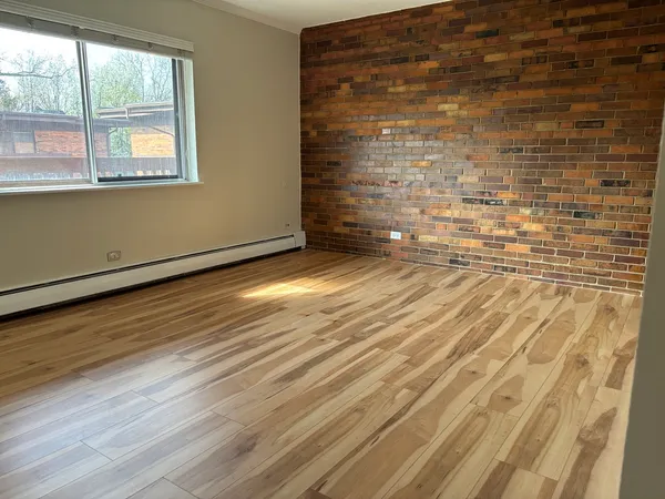 $199,900 | 485 Duane Terrace, Unit B4, Glen Ellyn, IL 60137