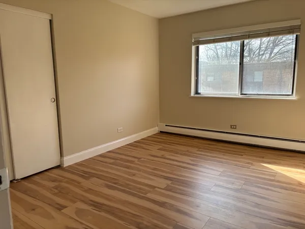 $199,900 | 485 Duane Terrace, Unit B4, Glen Ellyn, IL 60137