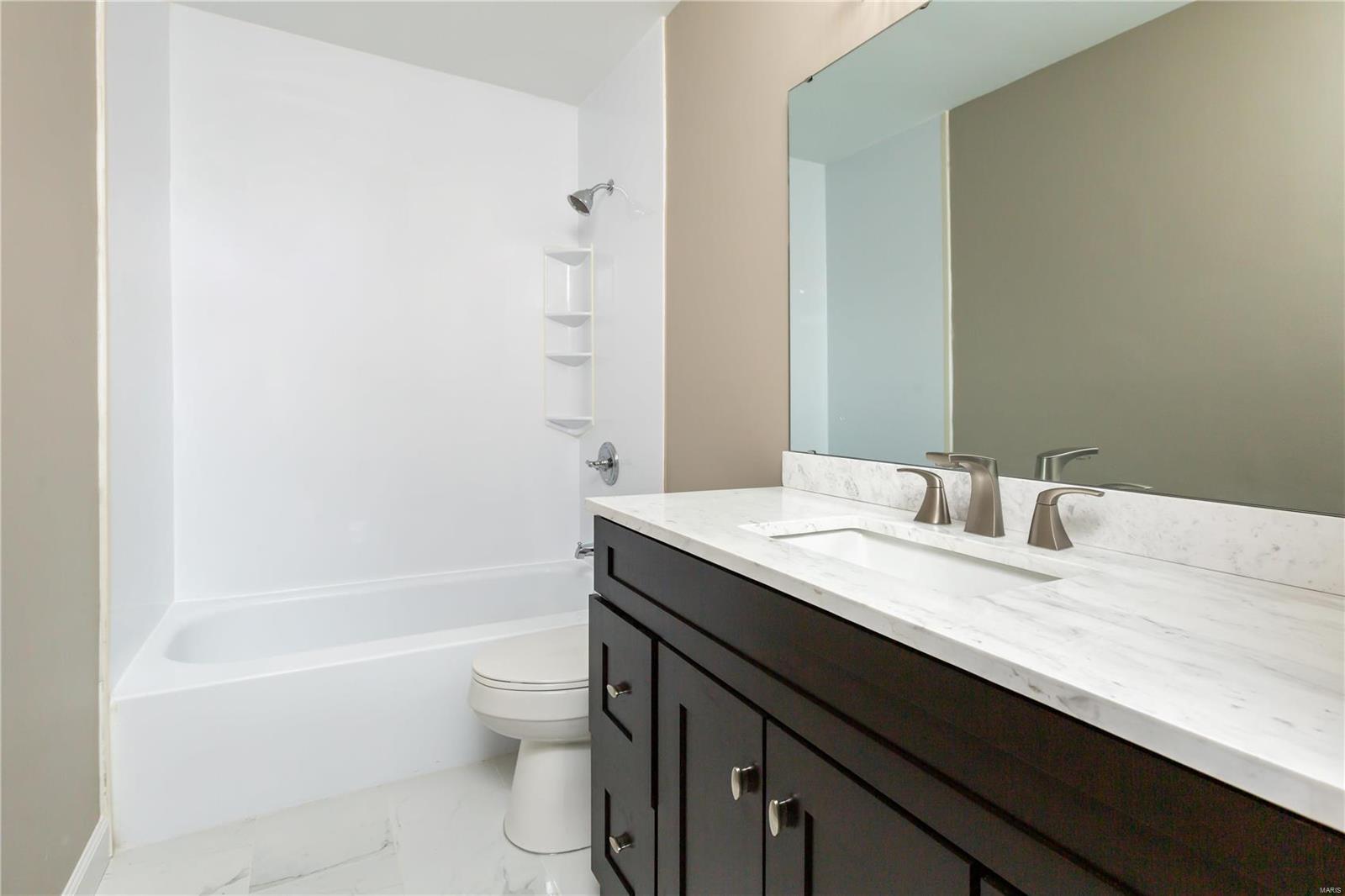 215 Jacob Lane Ballwin, MO 63021 - Photo 23 of 28