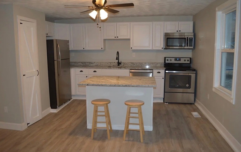 4 1st Street, Unit B Sutton, MA 01590 - Photo 2 of 7