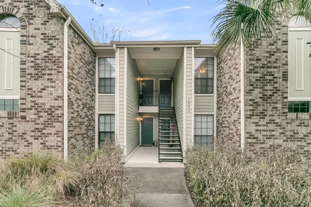 $2,300 | 1850 Montclair Drive, Unit D, Mount Pleasant, SC 29464